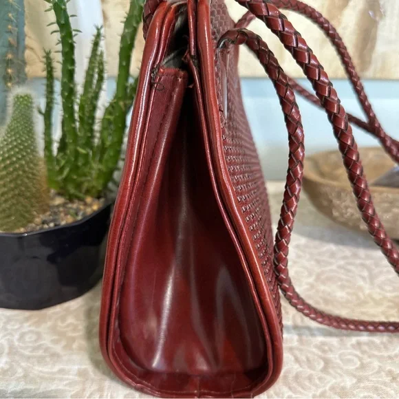 Vintage 1980s Warren Reed Oxblood Woven Leather Saddle Bag Structured - Picture 9 of 15